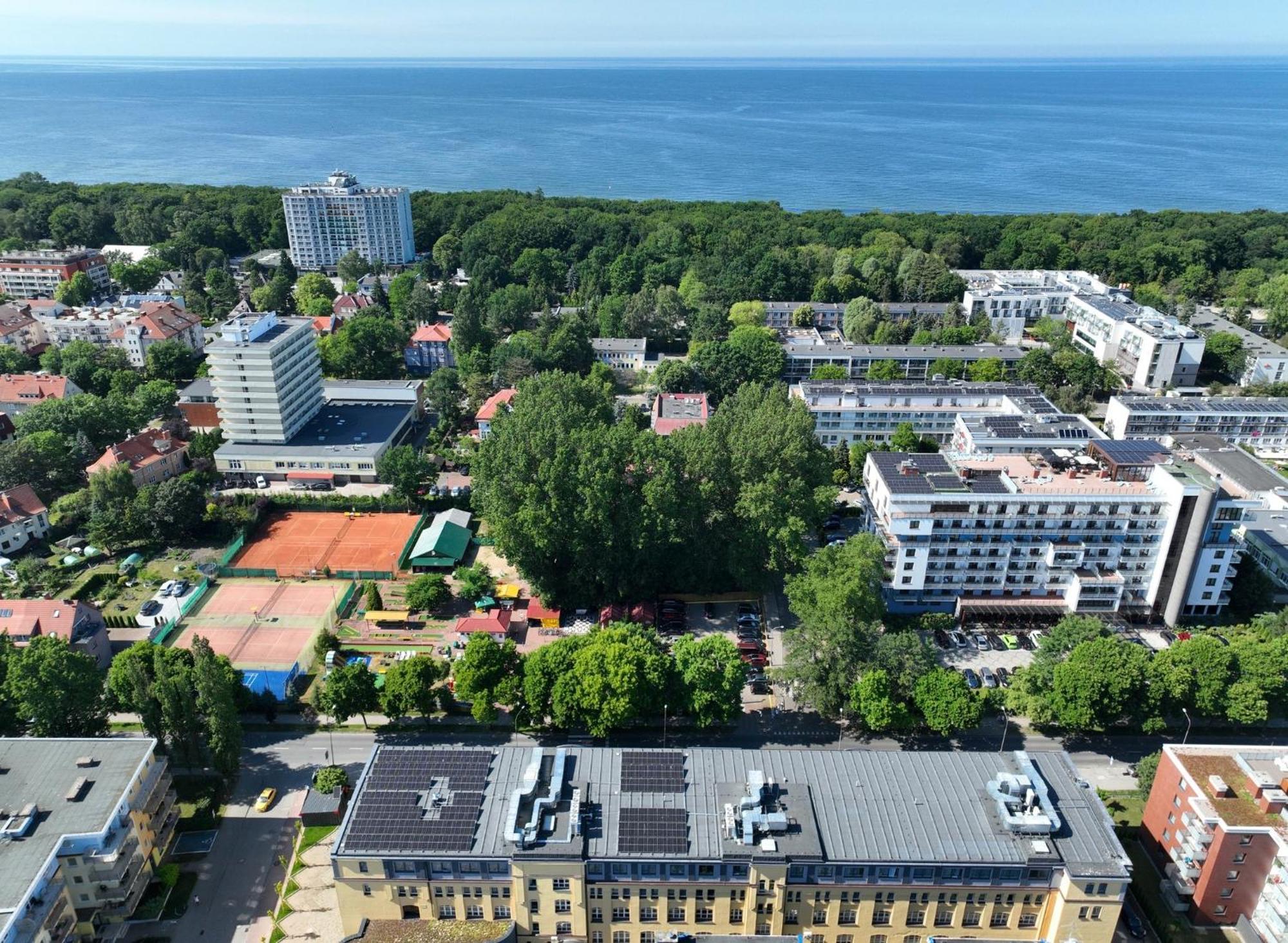 Factory Resort Wellness & Spa Kolobrzeg Bagian luar foto